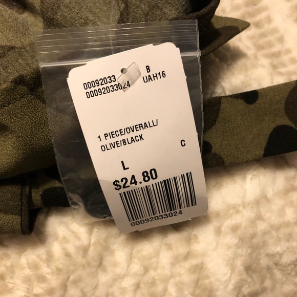 Forever 21 overalls - Picture 4 of 4